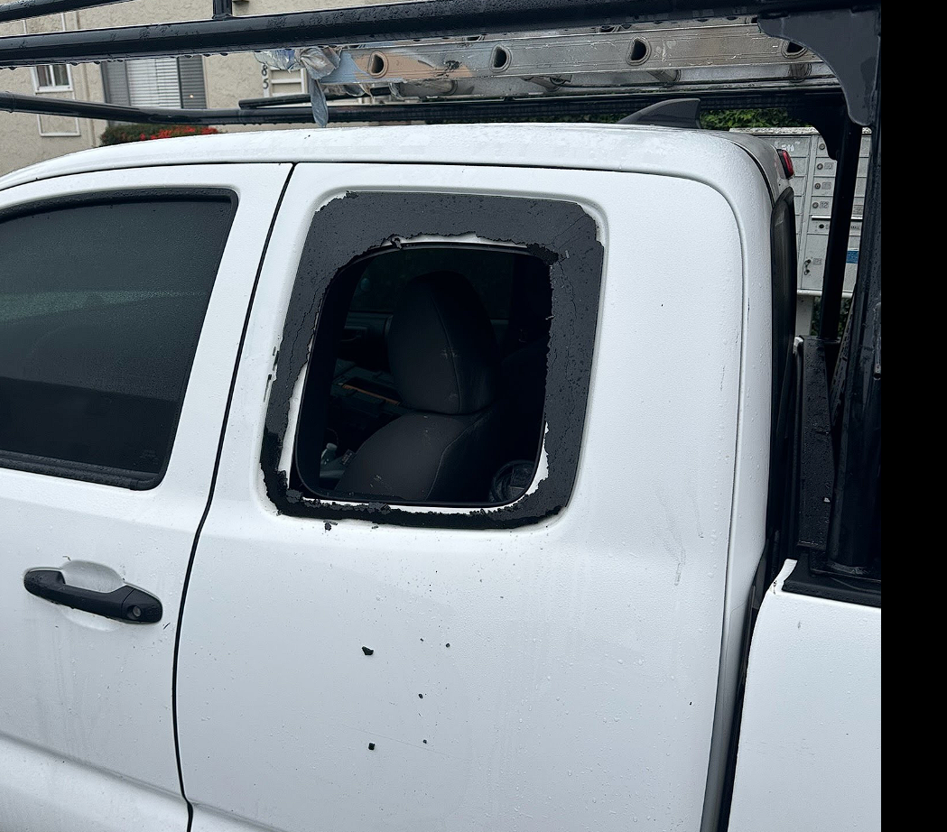 Screenshot 2024-12-17 081957 Broken rear door glass removed for mobile car window replacement in San Jose